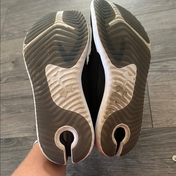 Under Armour speed form ss2 black tennis shoes size 9.5 women’s - Picture 6 of 6